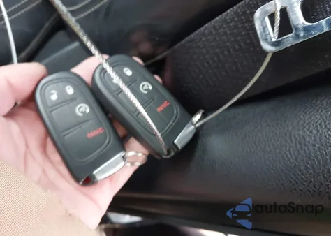 2015 Jeep Cherokee Limited z USA, uszkodzony, nr VIN 1C4PJMDS7FW727821